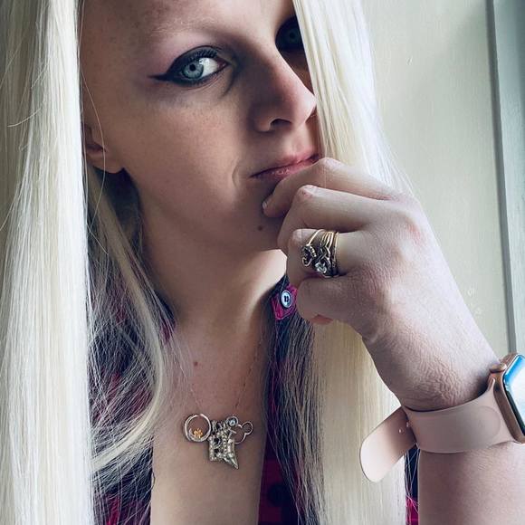 Meet your Posher, Georgi - Picture 1 of 1